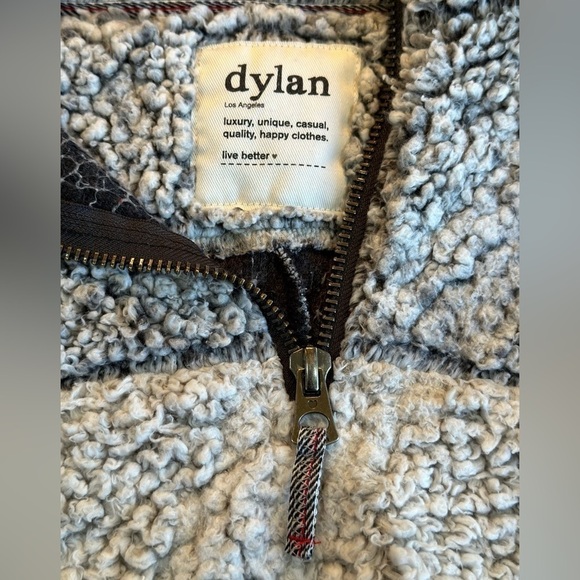 2 for $26 Dylan Los Angeles 1/4 Zip Teddy Bear Sherpa Pullover Medium - Picture 4 of 5